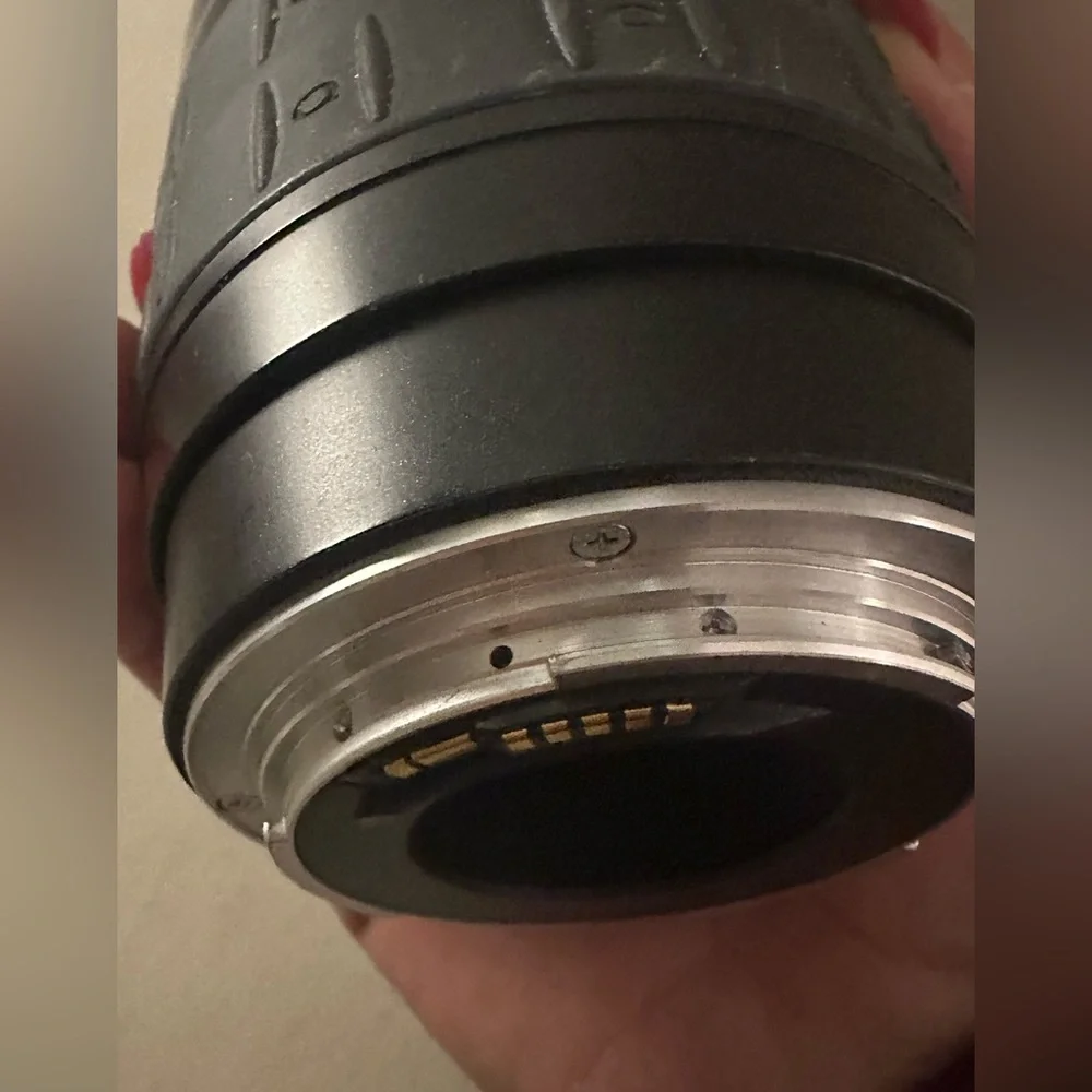 Quantaray AF 70-300MM 1:4-5.6 LD Zoom/Macro Lens Minolta A mount